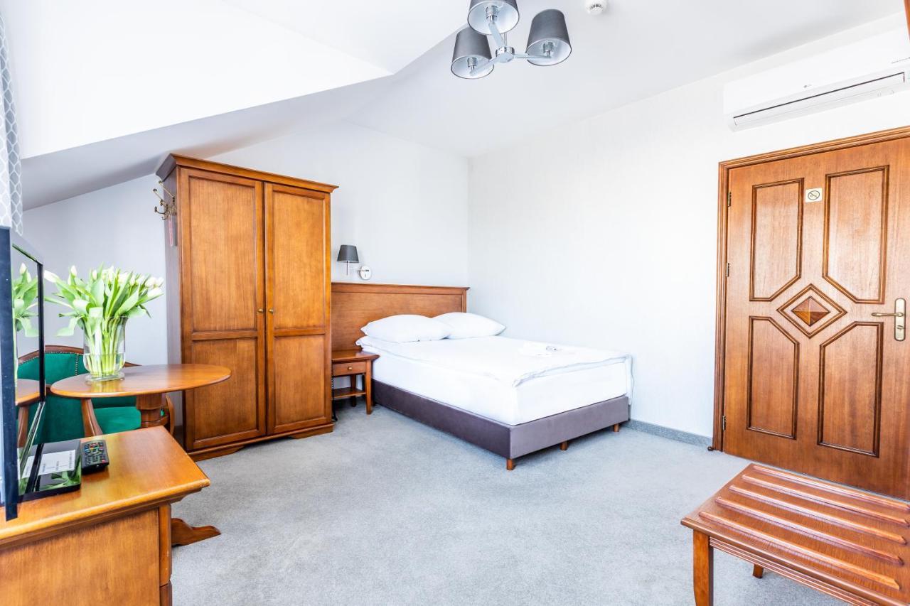 Hotel Pod Złotą Różą Kielce Quarto foto